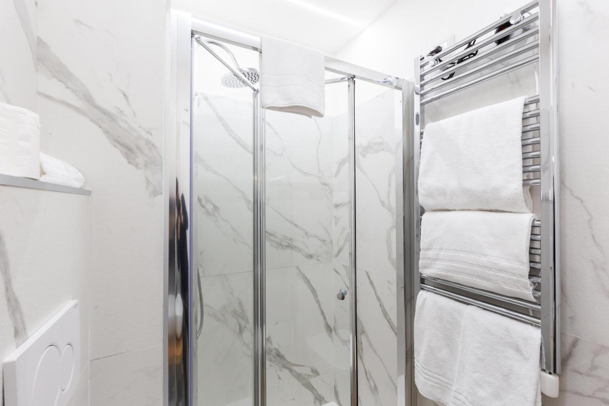 Cavour Luxury Rooms - Lr Collection Ρώμη Εξωτερικό φωτογραφία