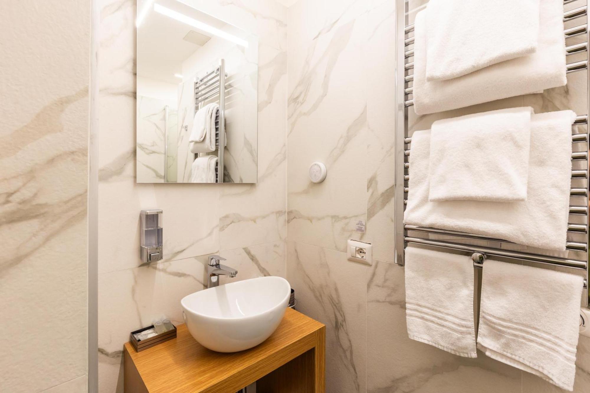 Cavour Luxury Rooms - Lr Collection Ρώμη Εξωτερικό φωτογραφία